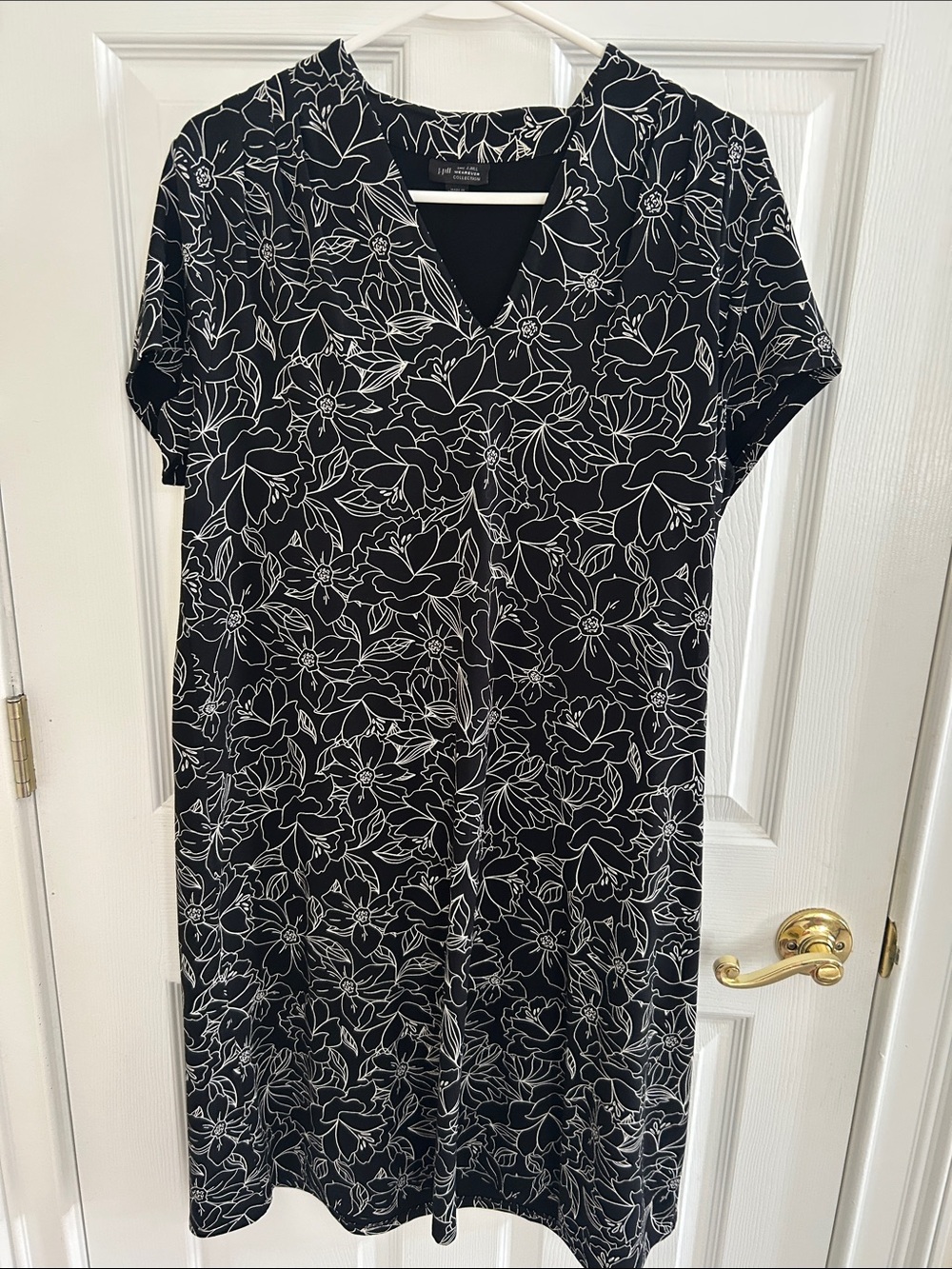 J. Jill Black and White Floral V-Neck Midi Dress